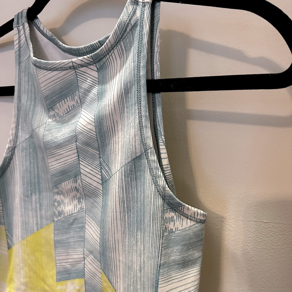 Lou & Grey Cropped Sports Tank